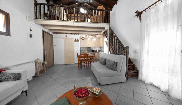Chalet Renata 1 Livadi Arachovas in Kalívia