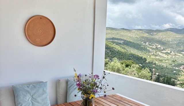Charming 1-bedroom villa in awesome Keri with AC, WiFi in Keri