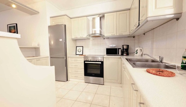 Charming 2-bedroom apartment near ACROPOLIS in Athina