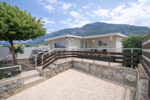 Charming Seaside Stay in Verga - Relax in Style in Mírton