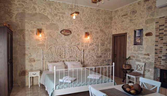 ​Charming Stone Home in Kissamos – Near Balos & Falassarna! in Azogiras