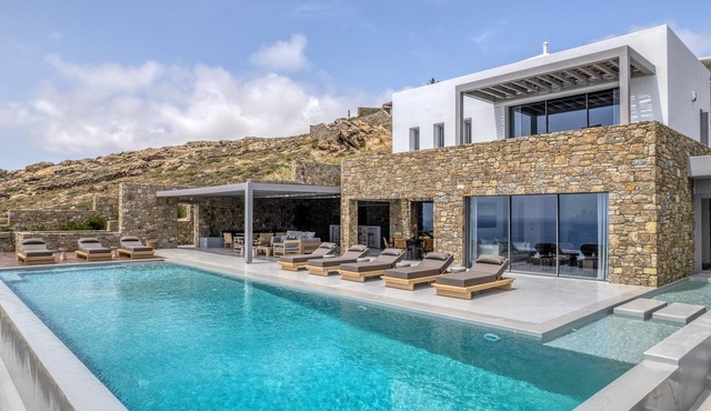 Chef included by Fantasia Villas: Ariadne’s Mitos Villa in Elia Beach