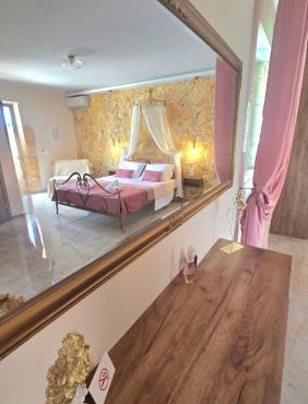 Christopher Elegant Collection in Syvota
