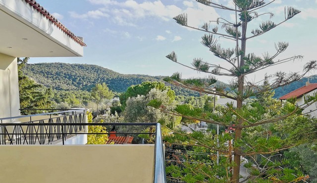 Comfortable house with garden - 2 minutes from the beach! in Καρακιάνι