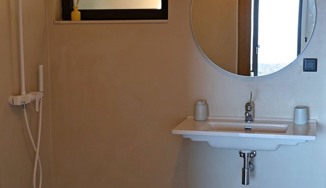 Comfortbnb- Theasis open plan suite, Sitia in Roussa Ekklisia