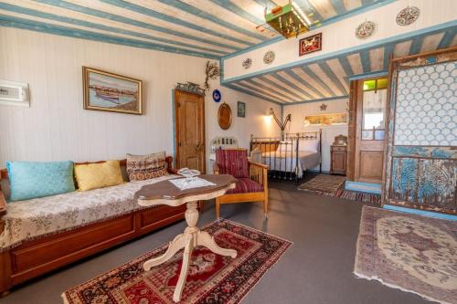 containerluxury2 in Mytilene