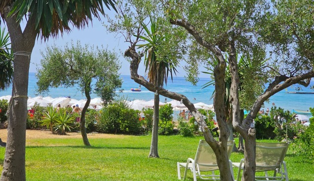 Corfu Glyfada Menigos Resort 5-8 in Glifada
