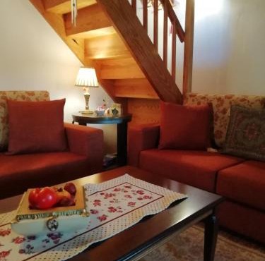 Cosy lake house, μια ανάσα πριν τη λίμνη in Kalyvia