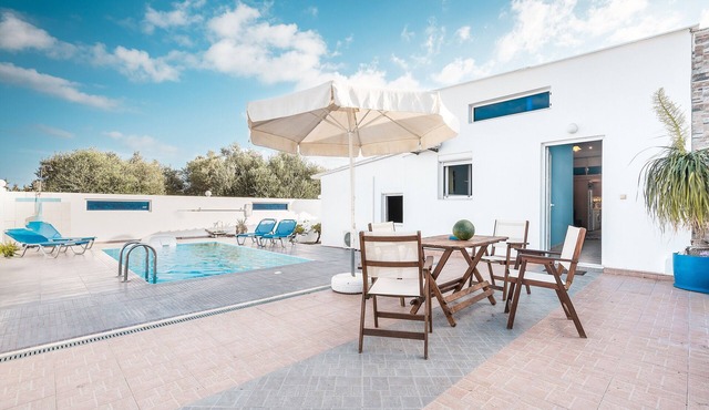 Country House 'Beach Pearl' with Private Pool, Private Terrace and Wi-Fi in Rhodes