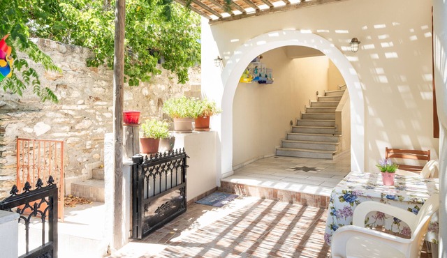 Country House 'Villa Emmanuela' with Mountain View, Private Terrace and Wi-Fi in Naxos