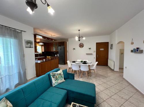 Countryhouse with Garden in Vayioniá
