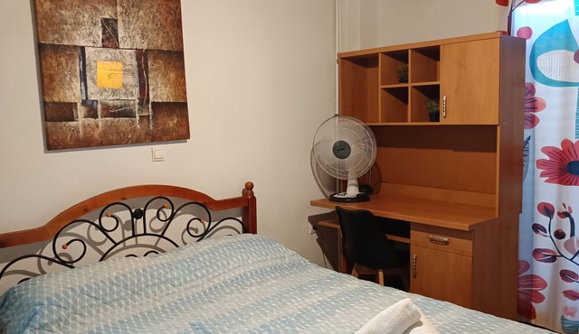 Cozy 2-bedroom apartment in tranquil Peraia with AC, for family and pet-friendly in Peraia