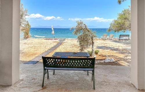 Cozy Apartment In Astros Kynourias With Lake View in Paralia
