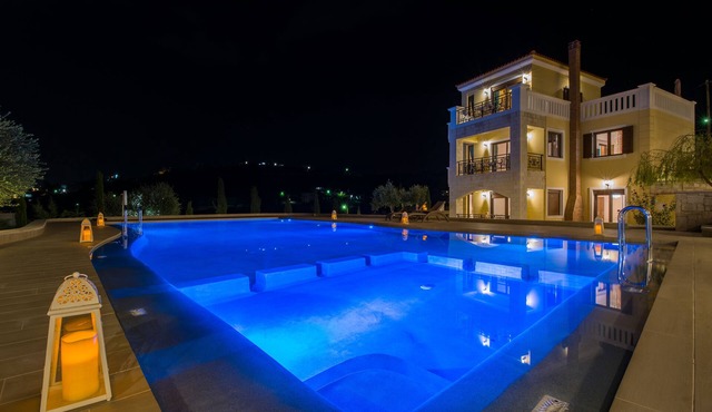 Cozy villa near to Stalos beach in Khania