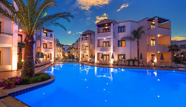 Creta Palm Resort Hotel & Apartments in Stalos