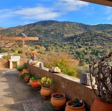 Cretan Oasis in Magarikárion