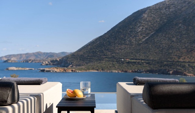 Cueva Villa I, a unique escape by the sea in Crete