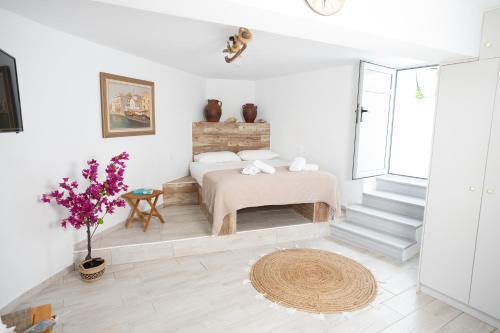 Cycladic Art Dame in Mési