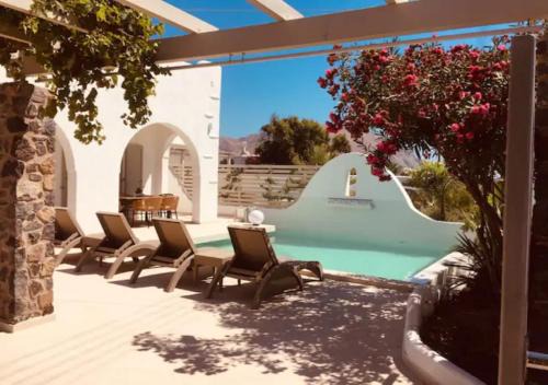 Dafnes Villa with Private Pool in Perivolos