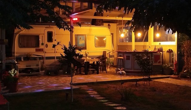 DamAnda_mare/Camper 1. Cozy & lux 2-bedroom caravan in a peaceful area of Portes in Portes