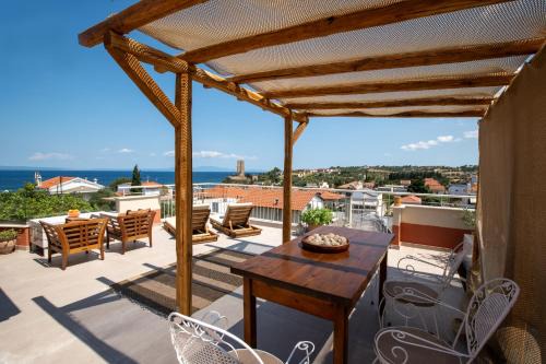 Delmare Tower View Suites in Nea Fokea