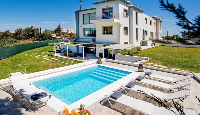 Dias Luxury Villa in Rhodes