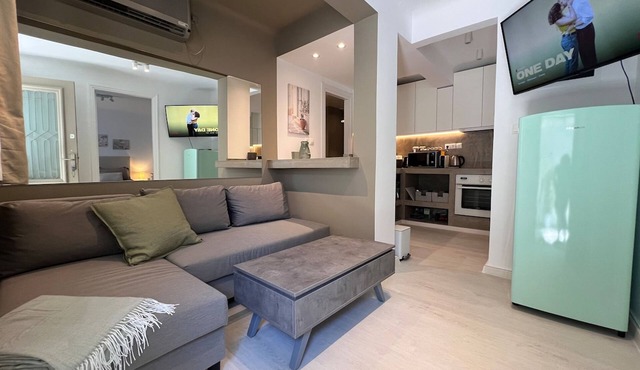 Diego’s cozy Athens Apartment, Walk to Acropolis in Athina