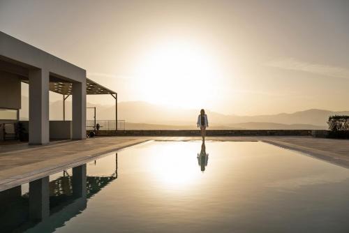 Diktamon Retreat with Private Pool and Sea Views in Foinikiá