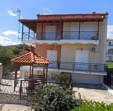 Dimitra's Little House in Petalidi