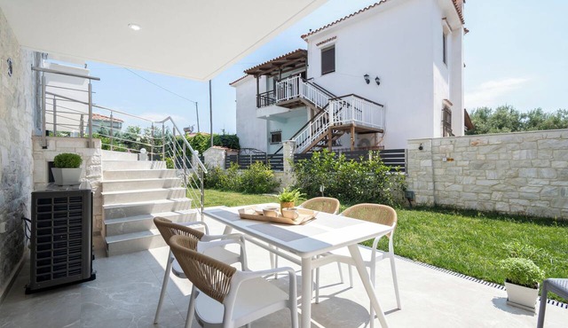 Diomedes Villas in Skioni in Nea Skioni