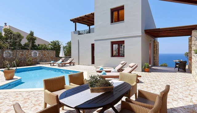 Dioni für 6 Personen und 1 Kind by Interhome in Roumeli