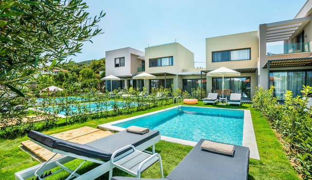 Dionisos Luxury Villas in Πευκοχώρι