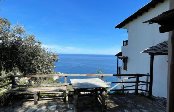 Double studio room with two single beds in Tsagarada