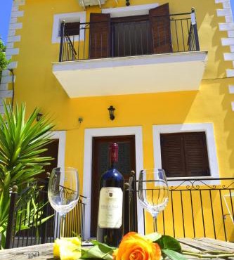 Dourios Ippos Apartments in Frikes