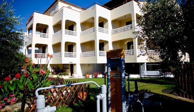 Drossia # 2 - One Bedroom Apartment, Sleeps 4 in East Mani