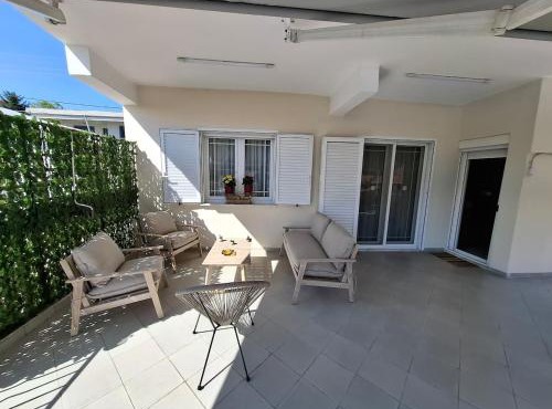 Efesou Family Apartment in Néa Éfesos