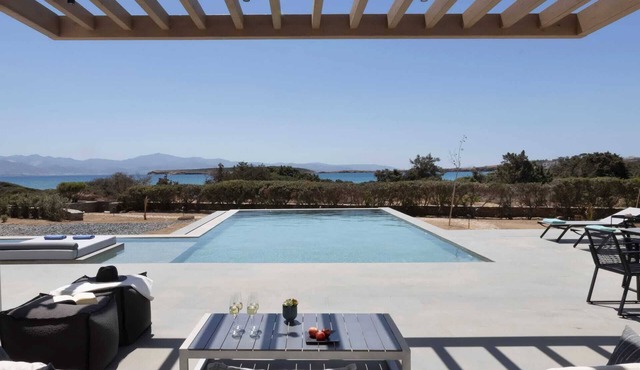Elésia II ., Villa in Paros