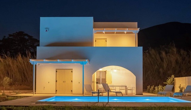 Elegant Paros Villa | Villa Sunshine | 2 Bedrooms | Luxury & Privacy in Paros