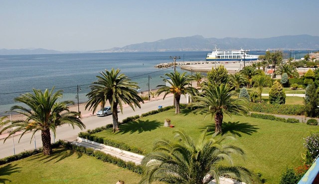 Elena Hotel in Lokroi
