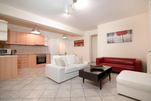 Elena's Apartments by the Sea and Airport in Porto Rafti