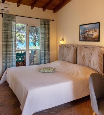 Elenas Beach Studios in Vourvourou