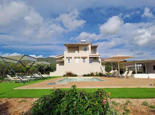 Eleni's Pool Villa in Káto Soúlion