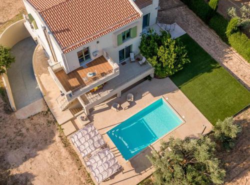 Elia country villa 5BR 5BA with Private Pool in Áno Alepokhórion