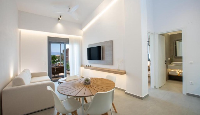 Elianthi Luxury Apartments in Nikiana
