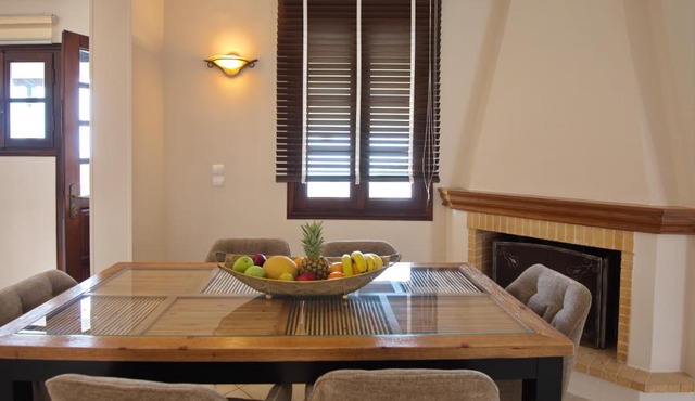 Elpida Apartments