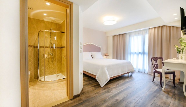 Emerald Suites in Florina