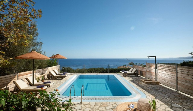 Emerald Superior Villa in Βολίμες
