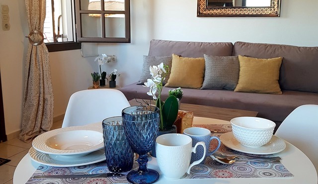Emmanouil 3 airport beach apartment in Karteros