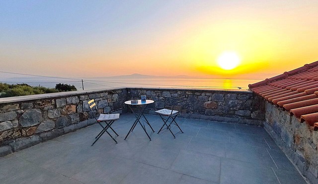 Emmelia Stone Maisonette: Panoramic Sea View in Kalamata