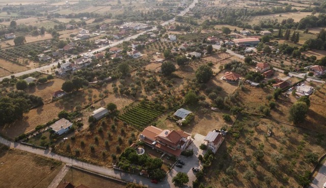 Erietta Rooms in Paramythia